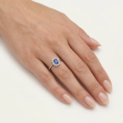 Anillo de diamantes con zafiro