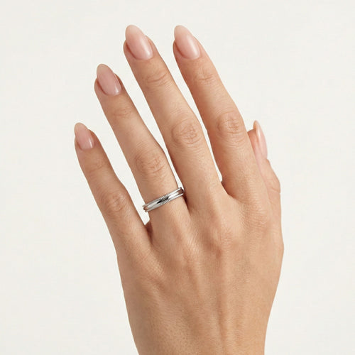 Snubní prsteny z bílého zlata s bočním detailem