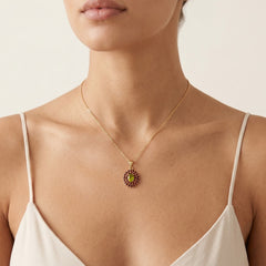 Pendentif duo de pierres précieuses, moldavite ovale et grenat rond