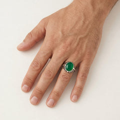 Stříbrný pánský prsten s oválným jadeitem