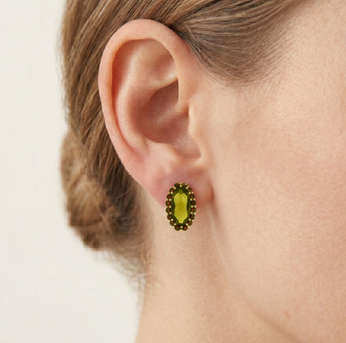 Sérénade éthérée : ensemble de pierres serties griffes