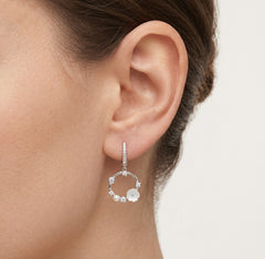 Boucles d’oreilles pendantes en argent sterling avec perles rondes et en forme de fleur
