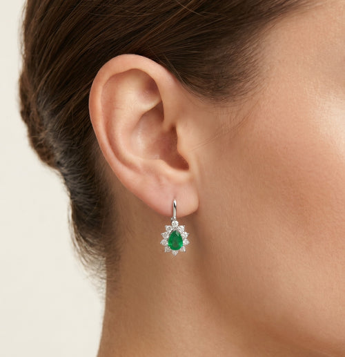 Náušnice s třpytivými drahokamy