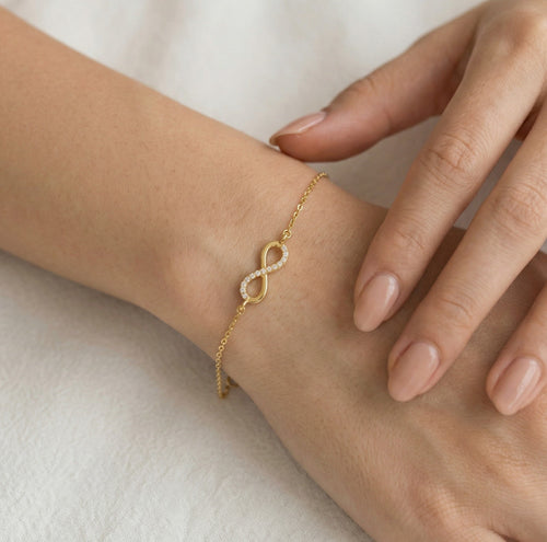 Goldenes Infinity-Armband