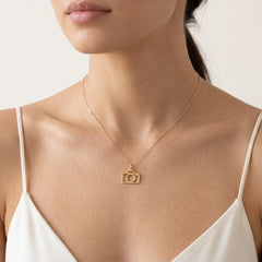 pendentif délicat en or