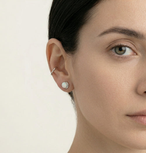 Jedinečné náušnice s bílým opálem a kubickými zirkony