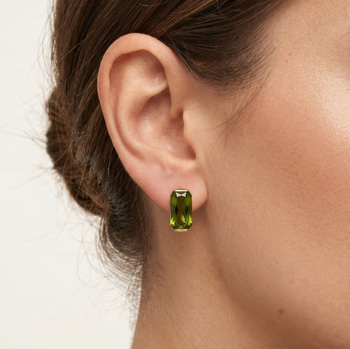 Élégance aura radiante en moldavite