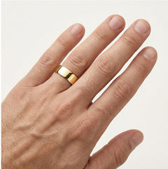 Anillo de boda ligero de 6 mm en oro amarillo