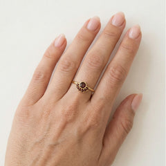 Special design garnet gold ring