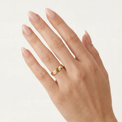 Klasický snubní prsten ze žlutého zlata