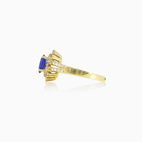 Royal Sapphire gold ring with diamonds