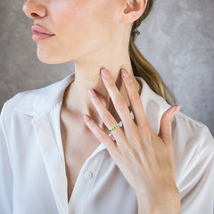 Prsten s kombinací smaragdu a diamantů