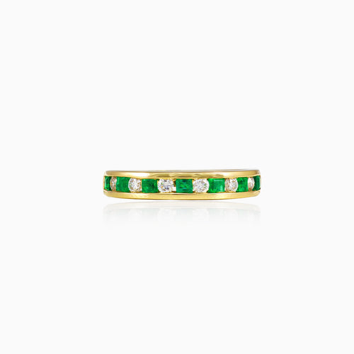 Ring with combination of emerald and diamond