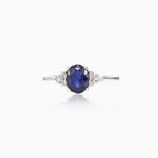 White gold ring with Sapphire and diamonds
