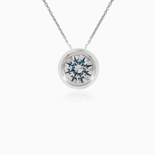 Elegant  white gold solitaire diamond pendant