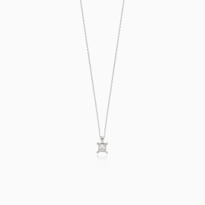 Jemný náhrdelník s jedním diamantem