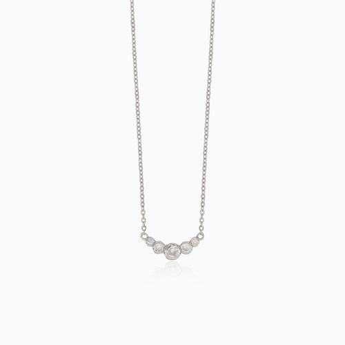 Stříbrný náhrdelník s postupně zvětšujícími se zirkony