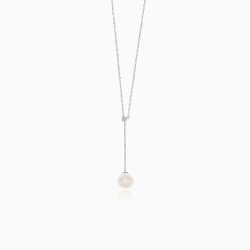 Silver necklace with beautiful pearl