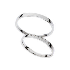 Anillo de boda delgado de oro blanco altamente pulido