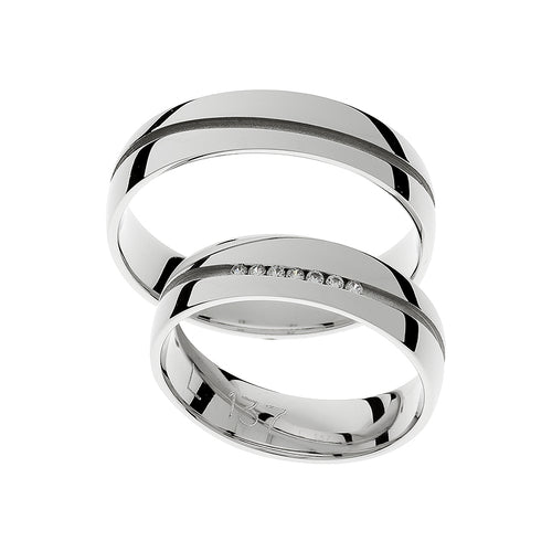 White gold wedding ring with curved matte line