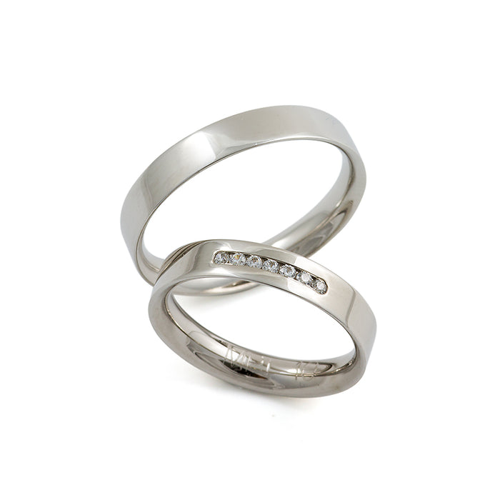 Anillo de boda de platino con acabado de alto brillo