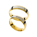 Two-tone gold wedding ring with diamond