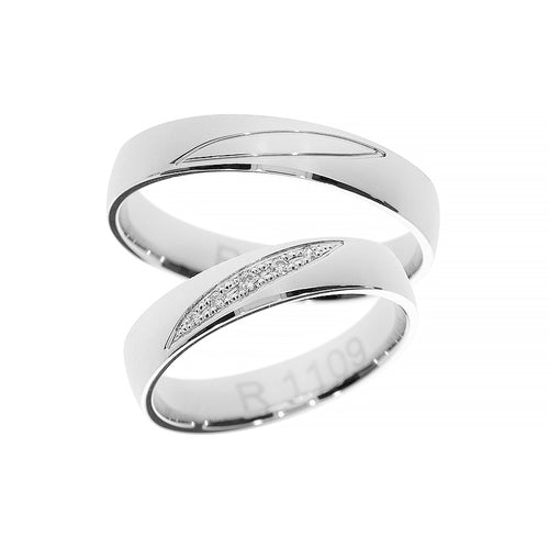 White gold wedding ring with leaf design