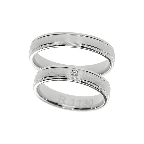 White gold sparkling wedding ring