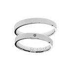 White gold wedding ring with round cut stone