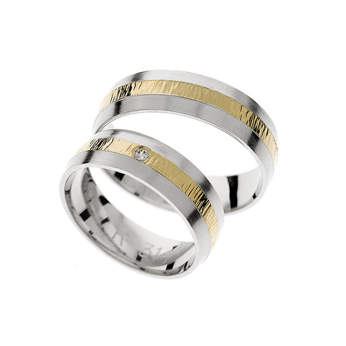 Solitaire yellow and white gold wedding ring