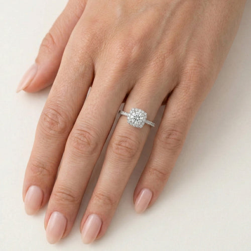 Unico engagement ring