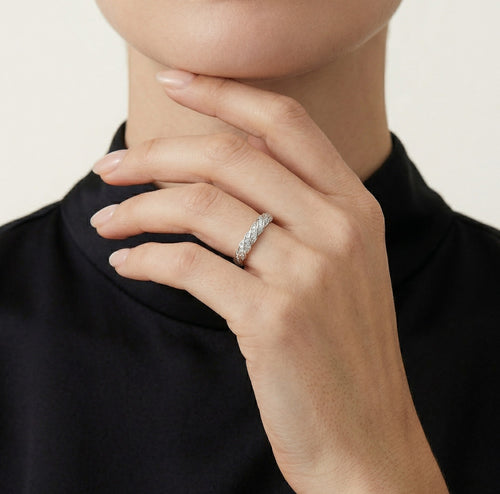 Schicker Silberring mit Zirkonia