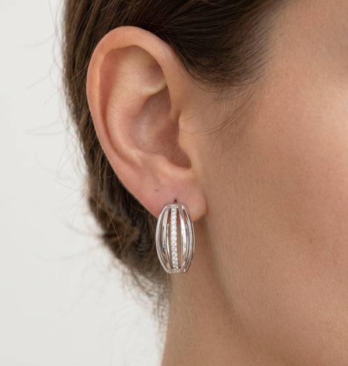 Pendientes de plata con diseño a rayas