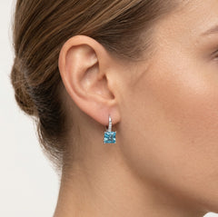 Sterling-Silber-Ohrhänger mit blauem Topas