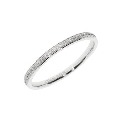 Anillo de boda sencillo y brillante de oro blanco