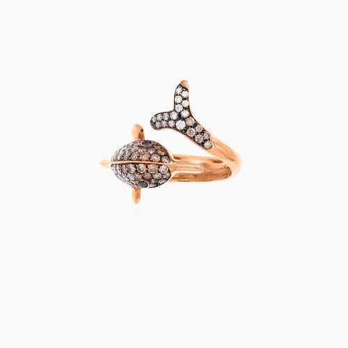 Tříbarevný diamantový prsten s delfínem
