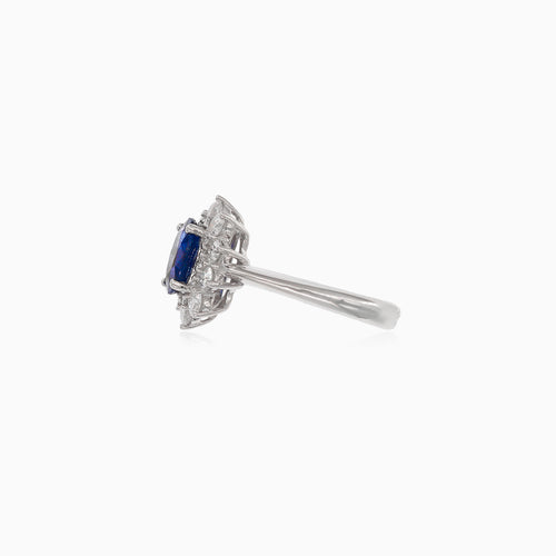 Prsten z bílého zlata s diamantem a modrým safírem Royal Flower