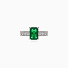 Úžasný prsten ze smaragdu a diamantu z 18kt zlata
