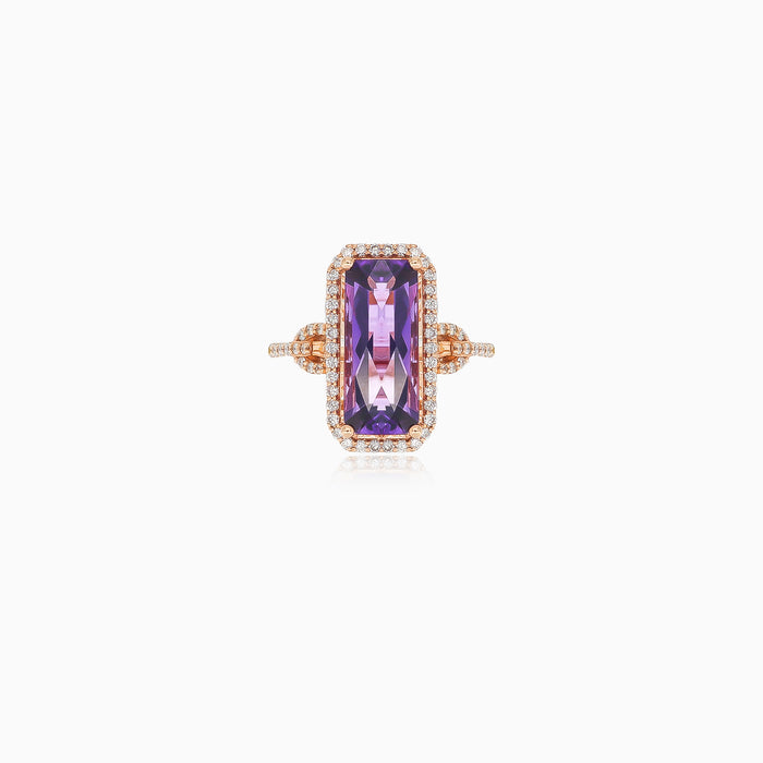 Ring aus Roségold mit Diamanten und Amethyst im Smaragdschliff