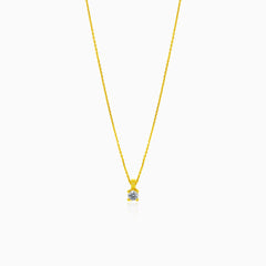 Dainty necklace with solitaire diamond