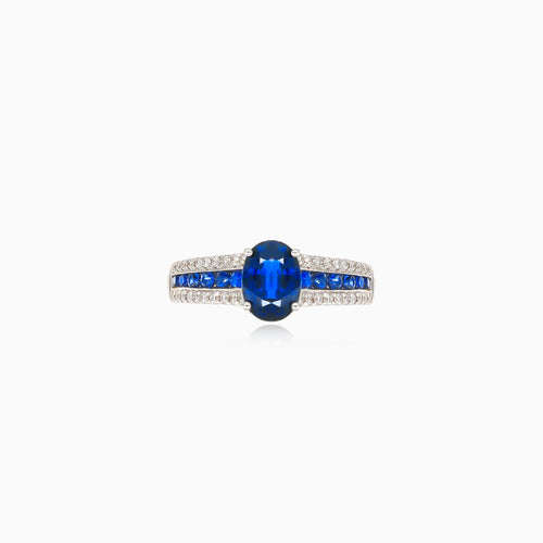 Spectacular diamond ring with sapphire