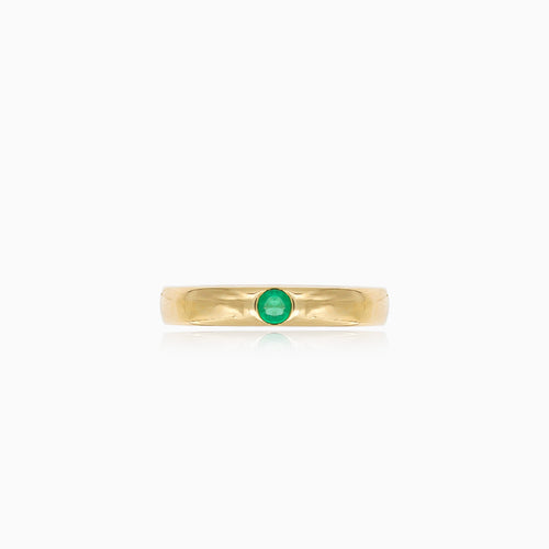 Jednoduchý zlatý prsten s malým smaragdem