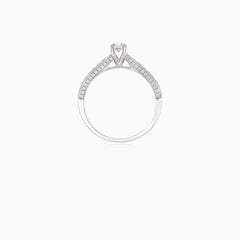 Elegantní zásnubní prsten s diamantem z bílého zlata