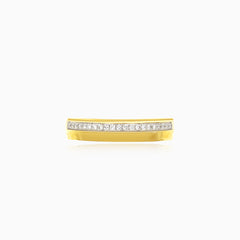 Elegantní zlatý prsten s řadou diamantů