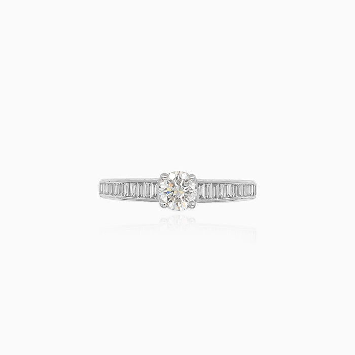Bague éclatante en or blanc avec diamants
