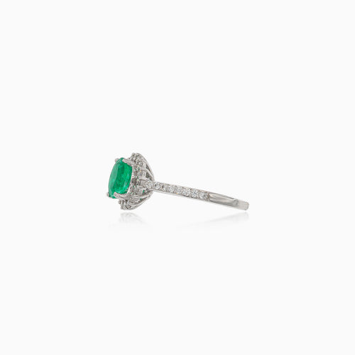 Royal white gold diamond ring with emerald
