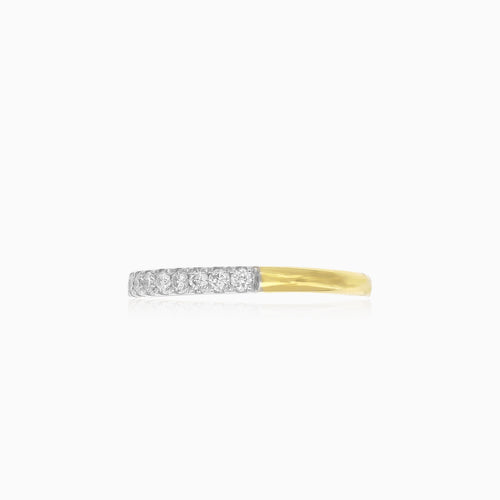 Plain yellow gold ring with diamonds