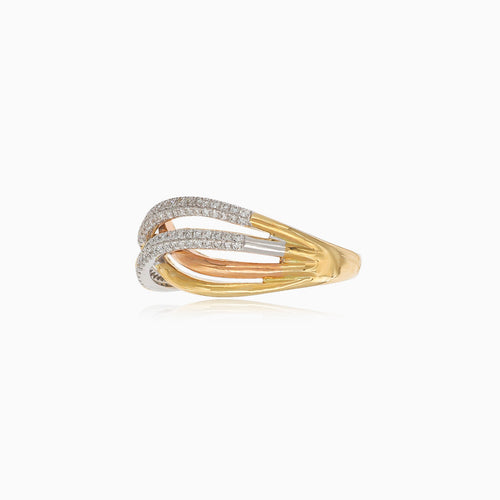 Tříbarevný zlatý prsten s diamanty