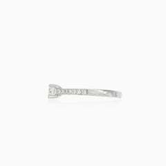 Splendid diamond white gold ring