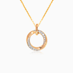 Přívěsek z růžového zlata točený kruh s diamanty